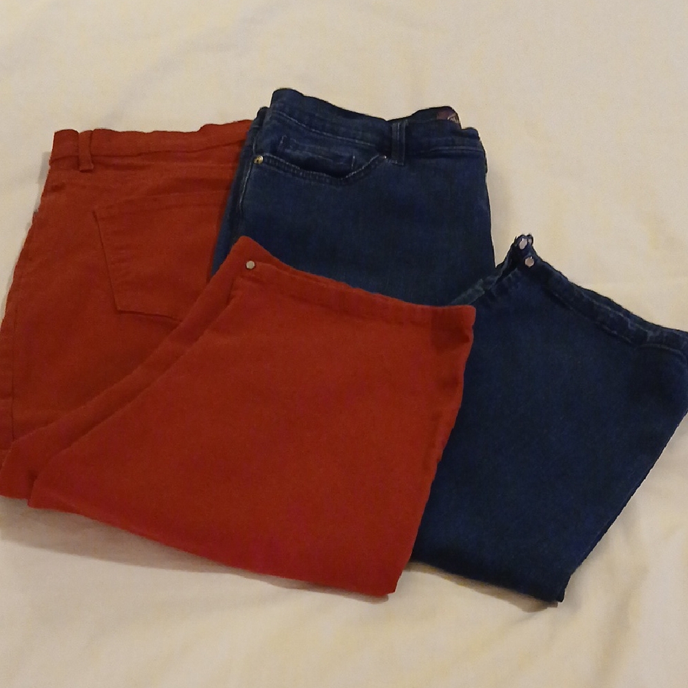 Gloria Vanderbilt Set of Berry/Denim Jean Capris